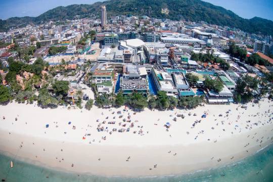 芭東拉弗洛拉度假酒店