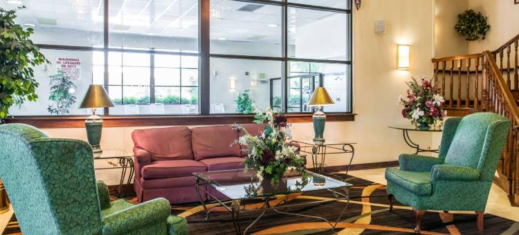 克拉丽奥西北套房酒店(Clarion Inn & Suites Northwest)图片