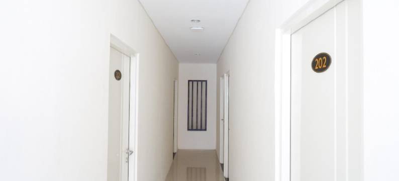 红多兹酒店-近梭罗帕萨尔格德(Hotel O near Pasar Gede Solo formerly Indria Pasar Gede)图片