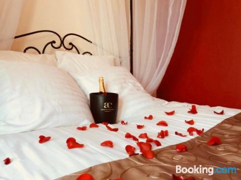 La Bulle de Champagne Hotel Overview