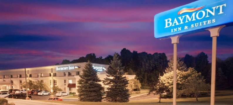 特拉弗斯城温德姆呗盟酒店(Baymont by Wyndham Traverse City)图片