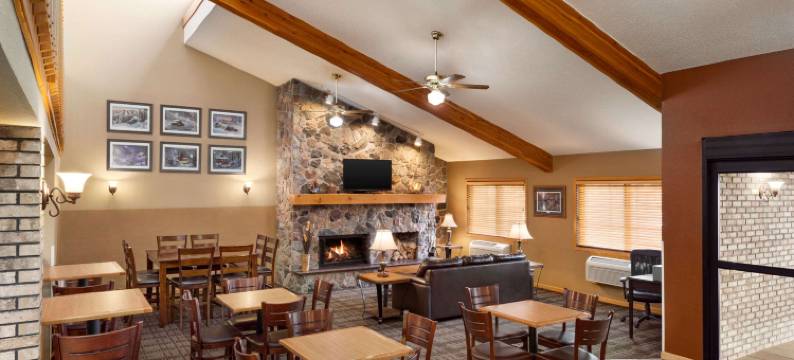 底特律湖美吟温德姆酒店(AmericInn by Wyndham Detroit Lakes)图片