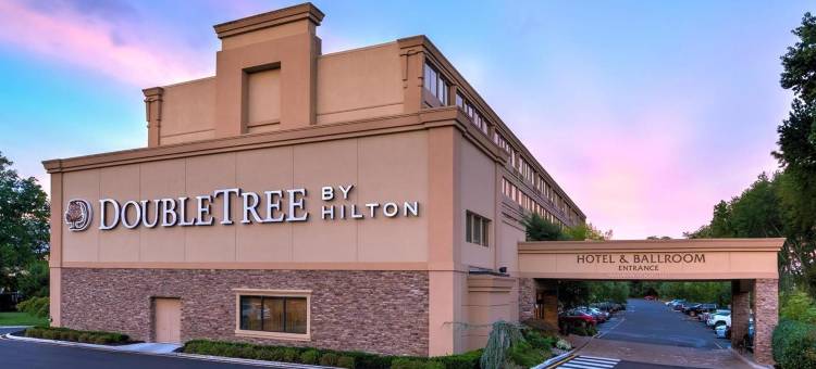 希尔顿逸林酒店-伊顿敦蒂顿瀑布(DoubleTree by Hilton Hotel Tinton Falls - Eatontown)图片