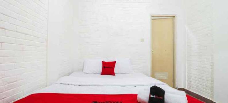 红多兹酒店-帕穆朗大学(RedDoorz Near Universitas Pamulang)图片
