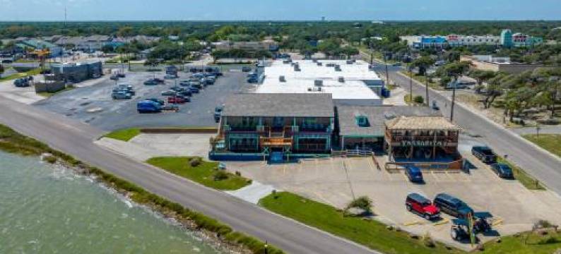 夏日小湾度假(Summer's Little Bay Getaway)图片