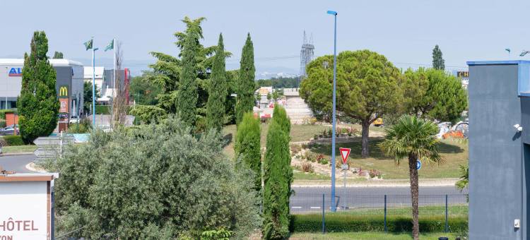 里昂圣博内米普兰民宿酒店(B&B Hotel Lyon Saint-Bonnet Mi-Plaine)图片