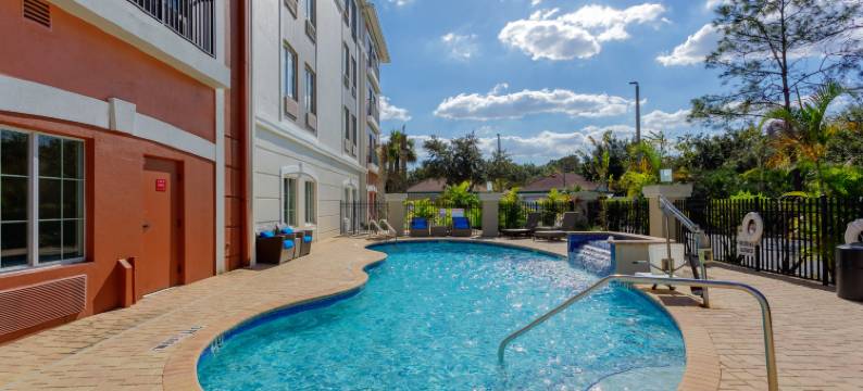 Holiday Inn Express 坦帕北 - 电信公园(Holiday Inn Express TAMPA N I-75 - UNIVERSITY AREA by IHG)图片