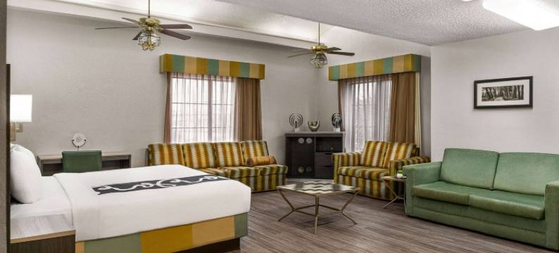 维多利亚拉昆塔温德姆酒店(La Quinta Inn by Wyndham Victoria)图片