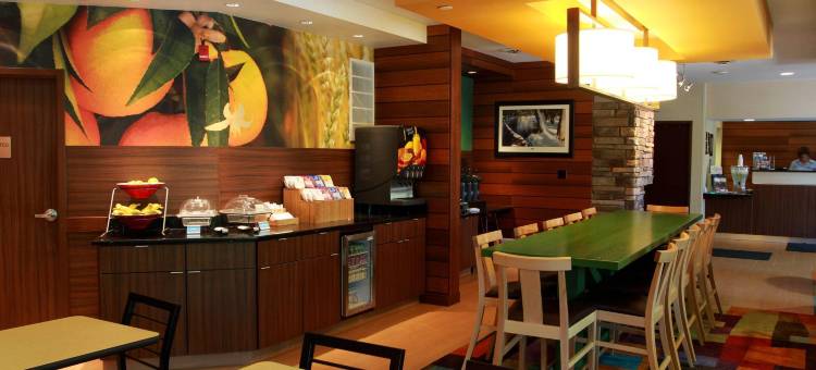 特拉弗斯城Spark酒店(Spark by Hilton Traverse City)图片