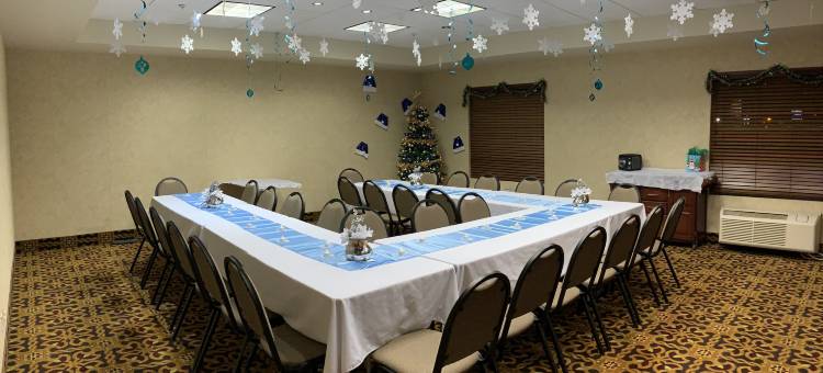 智选假日套房酒店奴隶湖(Holiday Inn Express & Suites Slave Lake)图片