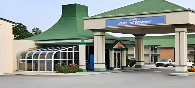 佐治亚麦克多诺温德姆速 8 酒店(Super 8 by Wyndham McDonough GA)图片