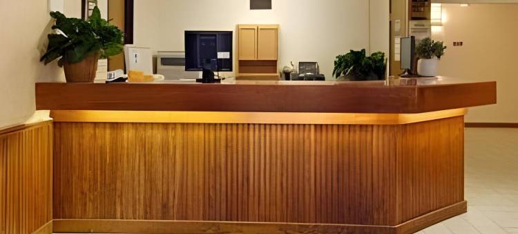 达文波特东戴斯套房酒店(Days Inn & Suites by Wyndham Davenport East)图片
