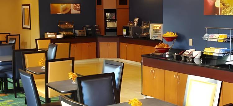 法戈万枫酒店套房客栈(Fairfield Inn & Suites Fargo)图片
