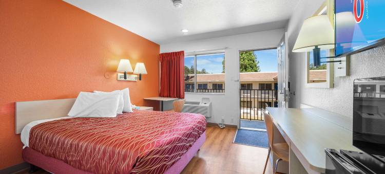 大熊6号汽车旅馆(Motel 6 Big Bear Lake, CA)图片