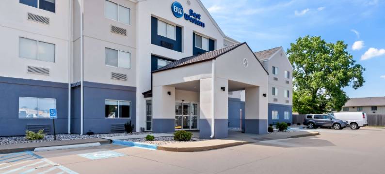 奥塔姆瓦贝斯特韦斯特必住优质酒店(SureStay Plus Hotel by Best Western Ottumwa)图片