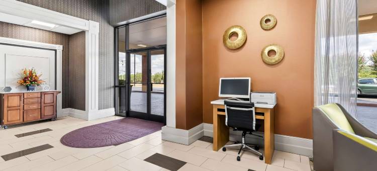 费耶特维尔贝斯特韦斯特酒店(Best Western Fayetteville Inn)图片