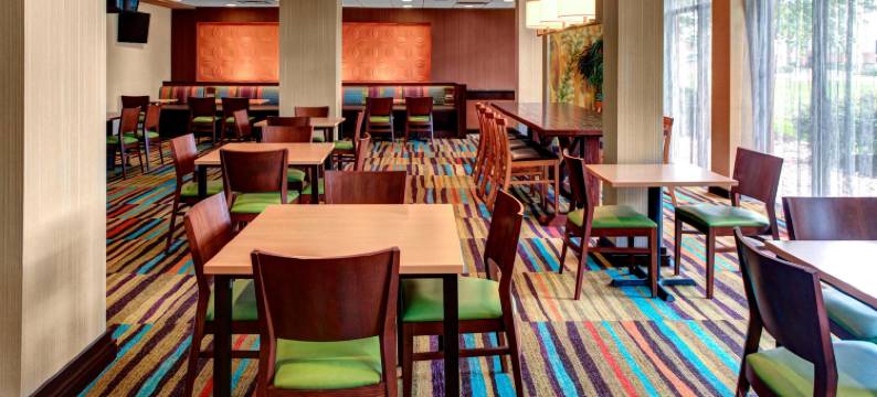 安尼斯顿牛津万豪万枫套房酒店(Fairfield Inn & Suites by Marriott Anniston Oxford)图片