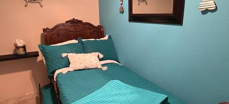 Enjoy Sunsets in a enclosed Jacuzzi in any weather!图片