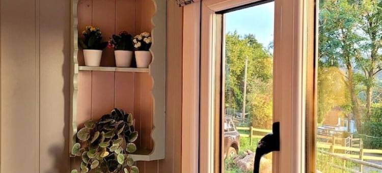 The Hut on the Hill - hottub, heating & stable.图片