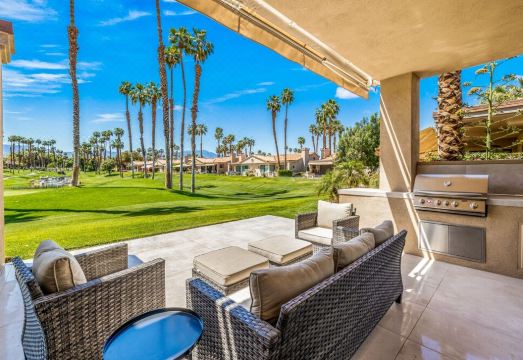 Beautiful Condo with Mountain & Sunset Views! Access to Tennis Courts & Pools! Hotel Overview