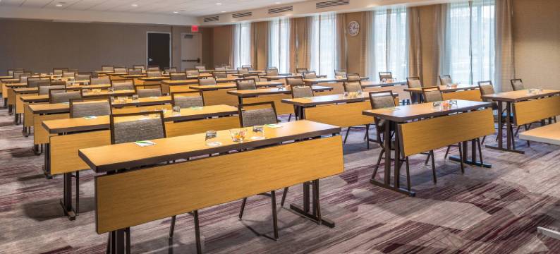 底特律法明顿山万怡酒店(Courtyard Detroit Farmington Hills)图片