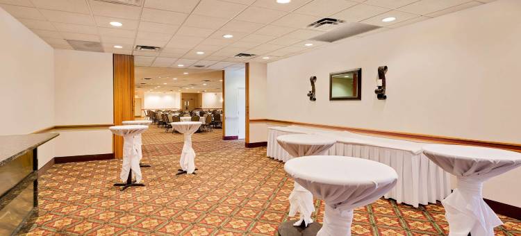 马凯特华美达酒店(Ramada by Wyndham Marquette)图片