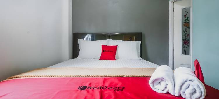 红多兹酒店-近玛纳多波里特克尼克(RedDoorz Near Politeknik Manado)图片