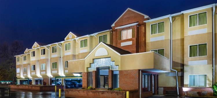 科隆内利斯-诺曼湖麦客达套房酒店(Microtel Inn & Suites by Wyndham Cornelius/Lake Norman)图片