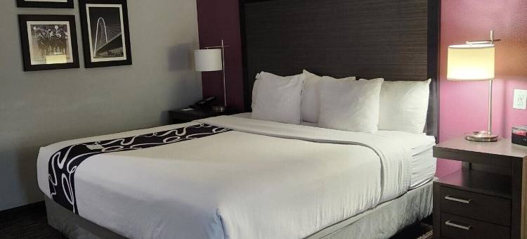 达拉斯大草原城北拉昆塔温德姆套房酒店(La Quinta Inn & Suites by Wyndham Dallas Grand Prairie North)图片