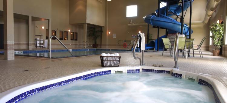 道森克里克波默罗伊酒店(Pomeroy Inn and Suites Dawson Creek)图片