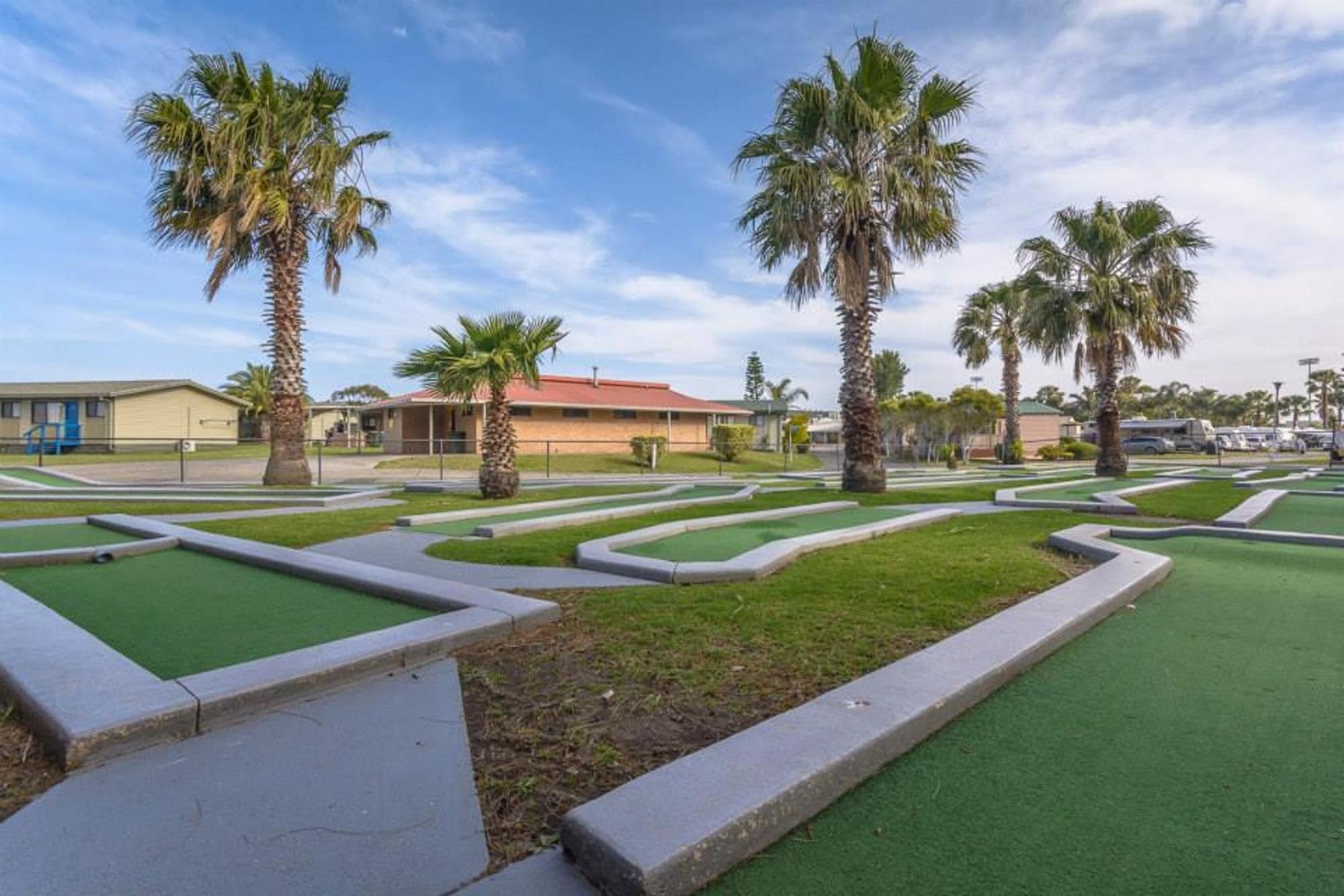 Wollongong Surf Leisure ResortOver view