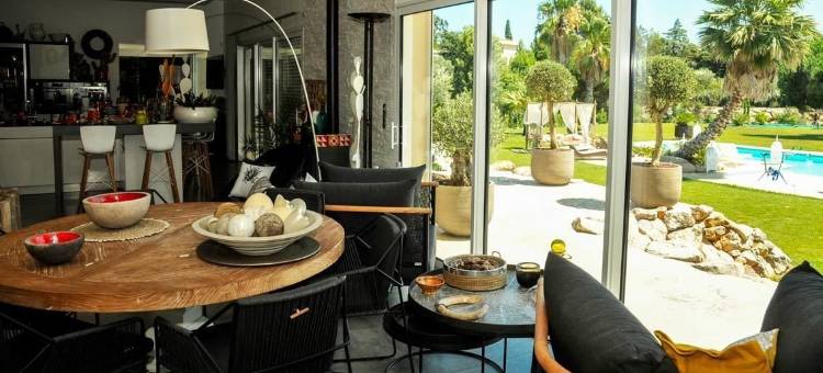 冒险距离家庭旅馆(Escapades Lointaines)图片