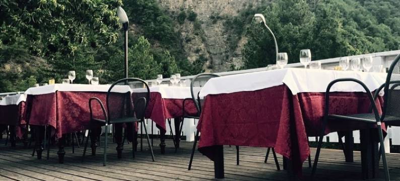 卡斯塔尼公园露营酒店(Glamping Villaggio Parco Dei Castagni 4 Stelle)图片