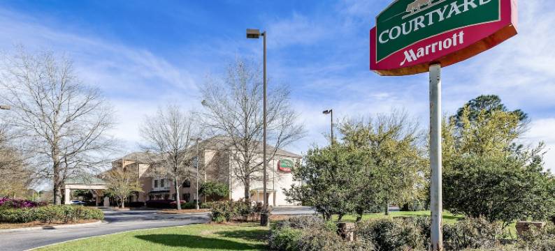 海湾畔工艺农场万怡酒店(Courtyard Gulf Shores Craft Farms)图片