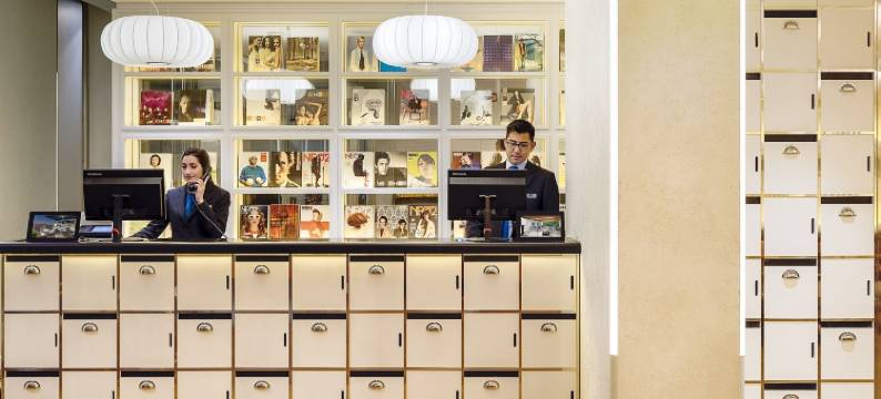 巴塞罗那H10优尼沃斯酒店(H10 Universitat Hotel Barcelona)图片