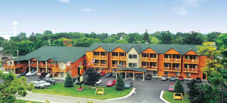 麦奇诺市布里奇维尤速8酒店(Super 8 by Wyndham Bridgeview of Mackinaw City)图片