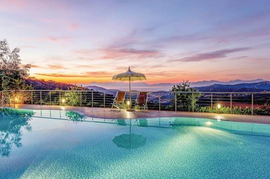 美丽的舒适公寓露台共享泳池(Beautiful Cozy Apt Terrace Shared Pool)