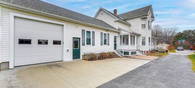 滑雪、徒步和钓鱼：现代化的拉特兰之家(Ski, Hike & Fish: Modern Rutland Home)图片