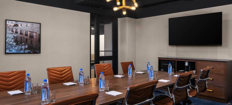 希尔顿塔佩斯特里系列汉密尔顿韦尔之家(The Well House Hamilton, Tapestry Collection by Hilton)图片