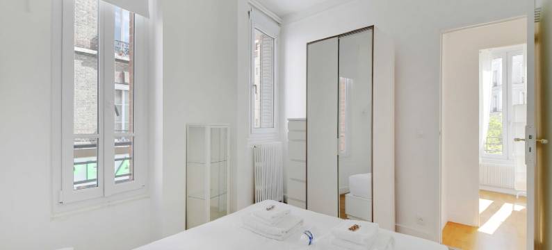 Cozy Apartment 2Bdr/5P - in the Heart of Suresnes图片