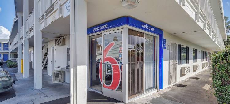 Park Inn by Radisson，南圣罗莎(Motel 6 Santa Rosa, CA - South)图片