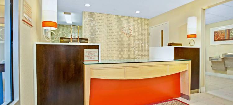 辛辛那提蓝灰镇美茵斯坦套房酒店(MainStay Suites Cincinnati Blue Ash)图片