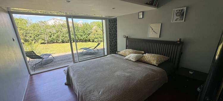 holiday home with indoor pool, Le Porge图片