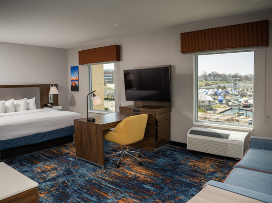 伊利湾/汉普顿酒店及套房