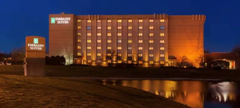芝加哥绍姆堡伍德菲尔德希尔顿安泊酒店(Embassy Suites by Hilton Chicago Schaumburg Woodfield)图片
