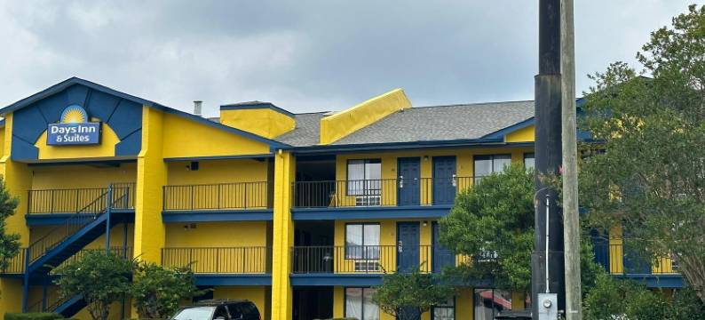 莫比尔温德姆戴斯套房酒店(Days Inn & Suites by Wyndham Mobile)图片