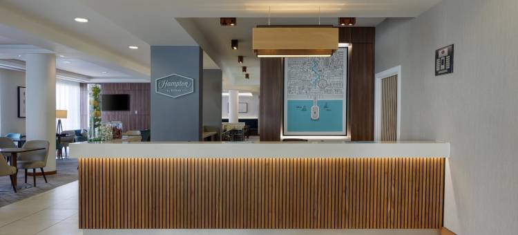 伯恩矛斯希尔顿欢朋酒店(Hampton by Hilton Bournemouth)图片