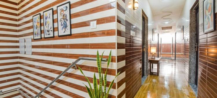 Fabhotel 玛伽雅特丽萨丹(FabHotel Maa Gayatri Sadan - Nr Pram Mandir Shree Banke Bihari Temple)图片