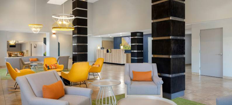 里德公园拉昆塔旅馆及套房(Spark by Hilton Tucson Reid Park)图片