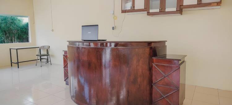 红多兹酒店-近楠榜伊曼纽尔医院(RedDoorz near RS Imanuel)图片